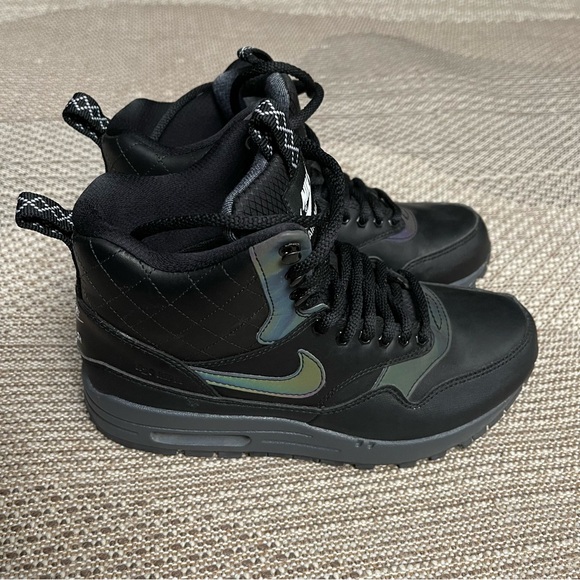 Nike Women’s Air Max 1 Mid Sneakerboot Sz 6 (Reflective) In Black Crimson Menta - Picture 3 of 15